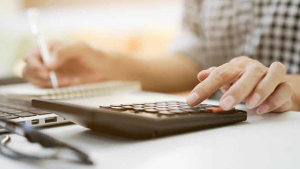 How Business Loan EMI Calculator Helps to Plan Finances?