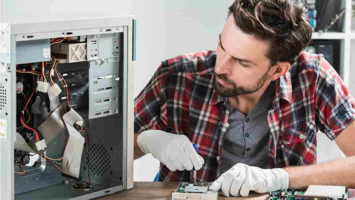 How to Become a Computer Hardware Engineer?