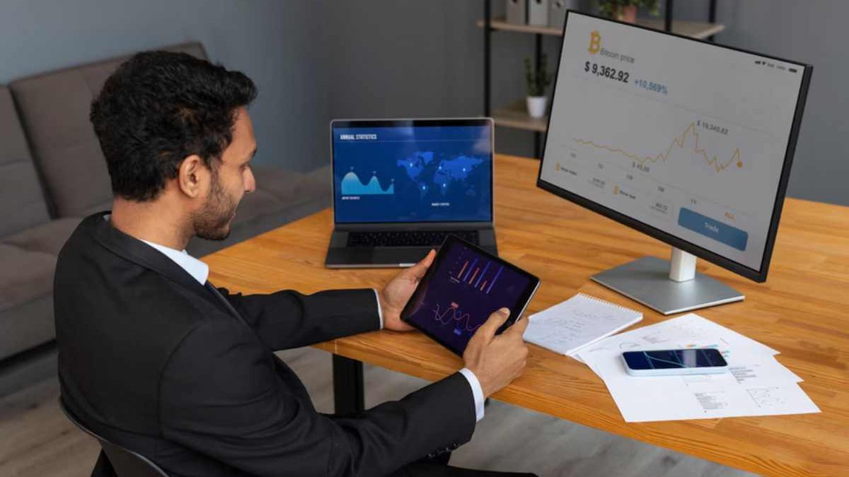 Leveraging Technology for Smarter Investing [2025]