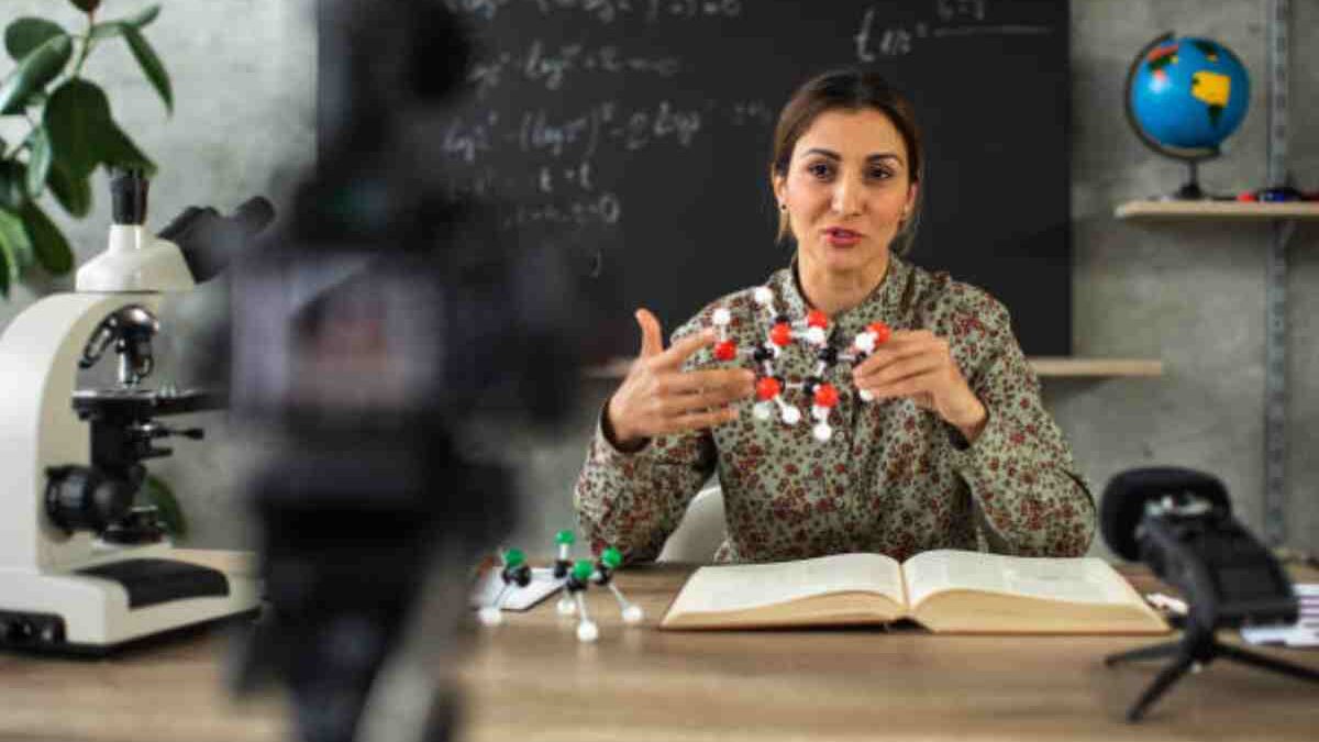 Online Science Tutor is the Best Option for Your Child