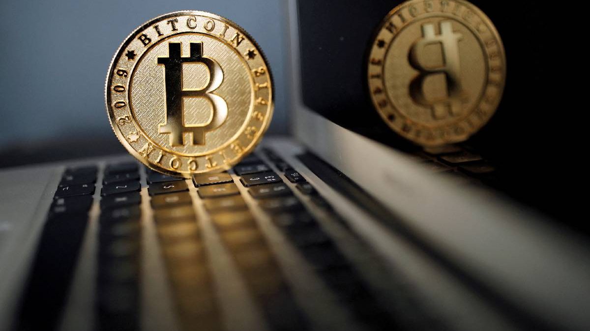 Risks And Rewards Of Hoarding Bitcoin [2025]