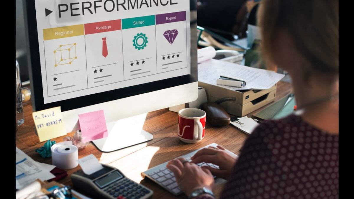 What is Performance Evaluation Software? – Definition, Keys, And More